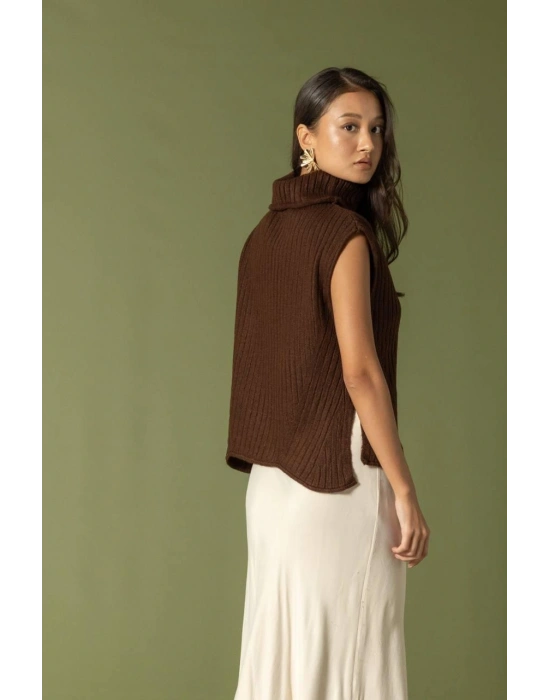 Kahverengi Triko Süveter