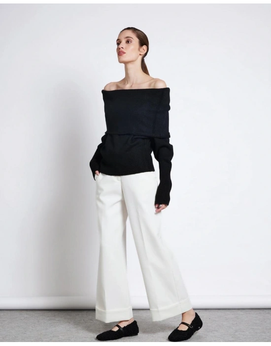 Siyah Madonna Yaka Şardonlu Kazak