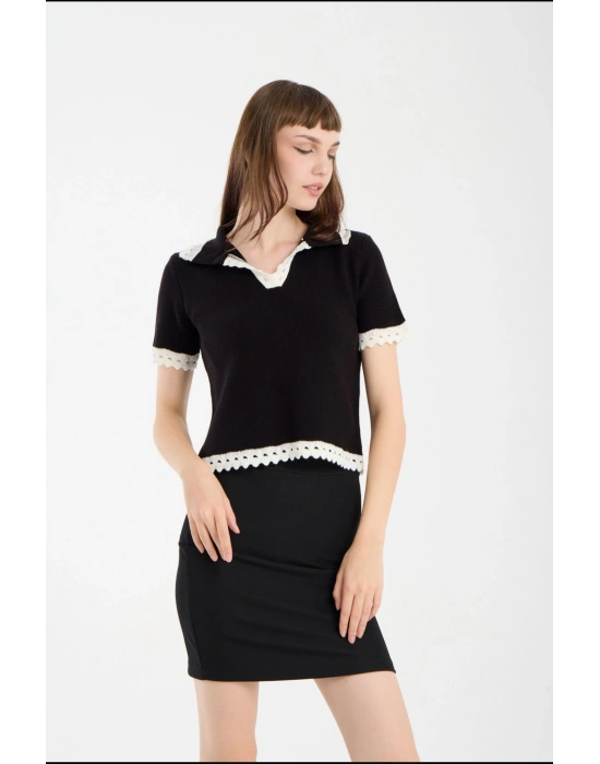 Siyah Yakası Dantelli Kısa Kollu Kazak