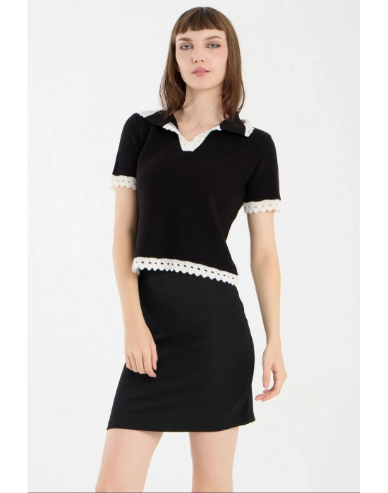 Siyah Yakası Dantelli Kısa Kollu Kazak