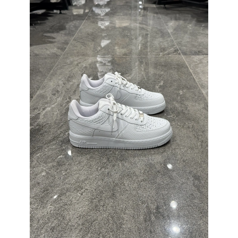 Nıke Air Force Beyaz Desenli Spor Ayakkabı