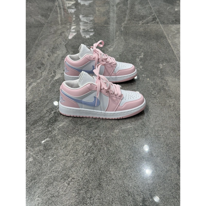 Nıke Jordan Beyaz Pembe Lila Detaylı Spor Ayakkabı