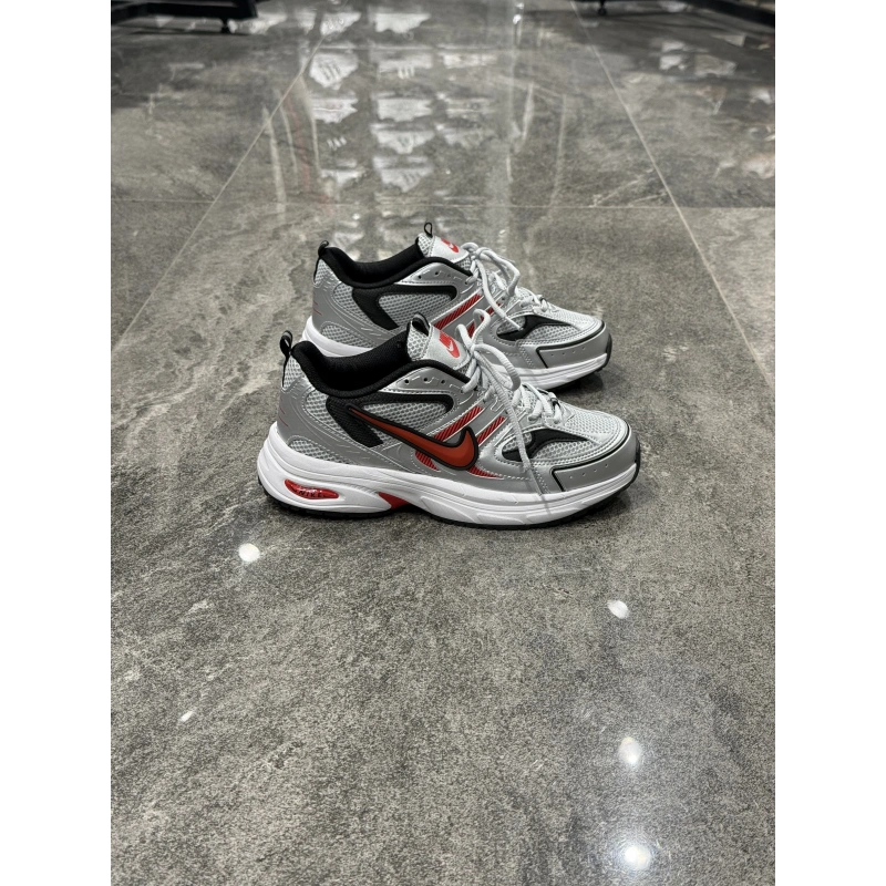 Nıke Lnitiator Gümüş Siyah Kırmızı Detaylı Spor Ayakkabı