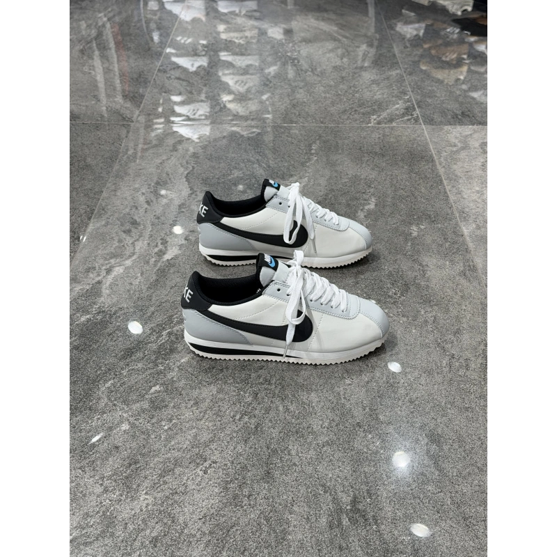 Nıke Cortez Beyaz Siyah Detaylı Spor Ayakkabı