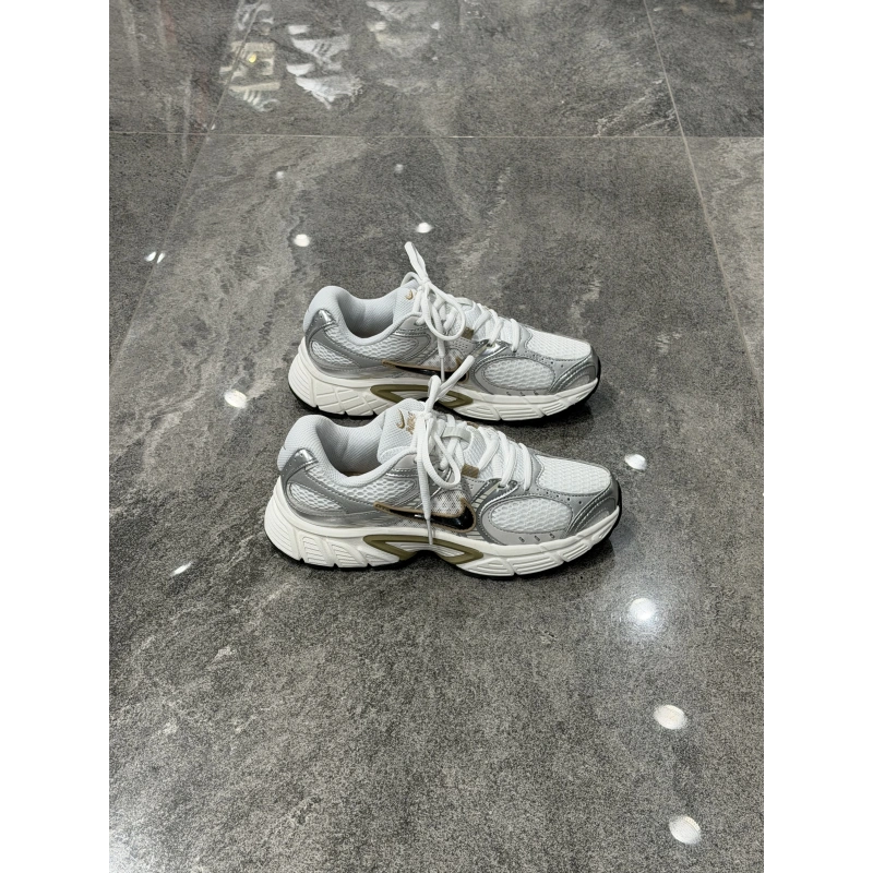 Nıke Zoom Vomero 5 Metallic Gold Spor Ayakkabı