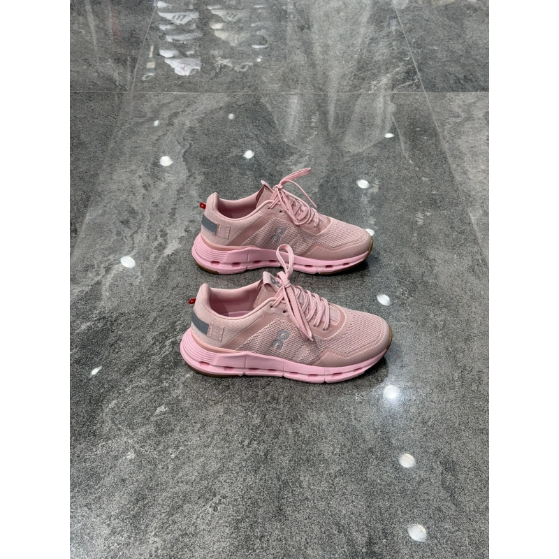 On Cloudnova Pembe Spor Ayakkabı