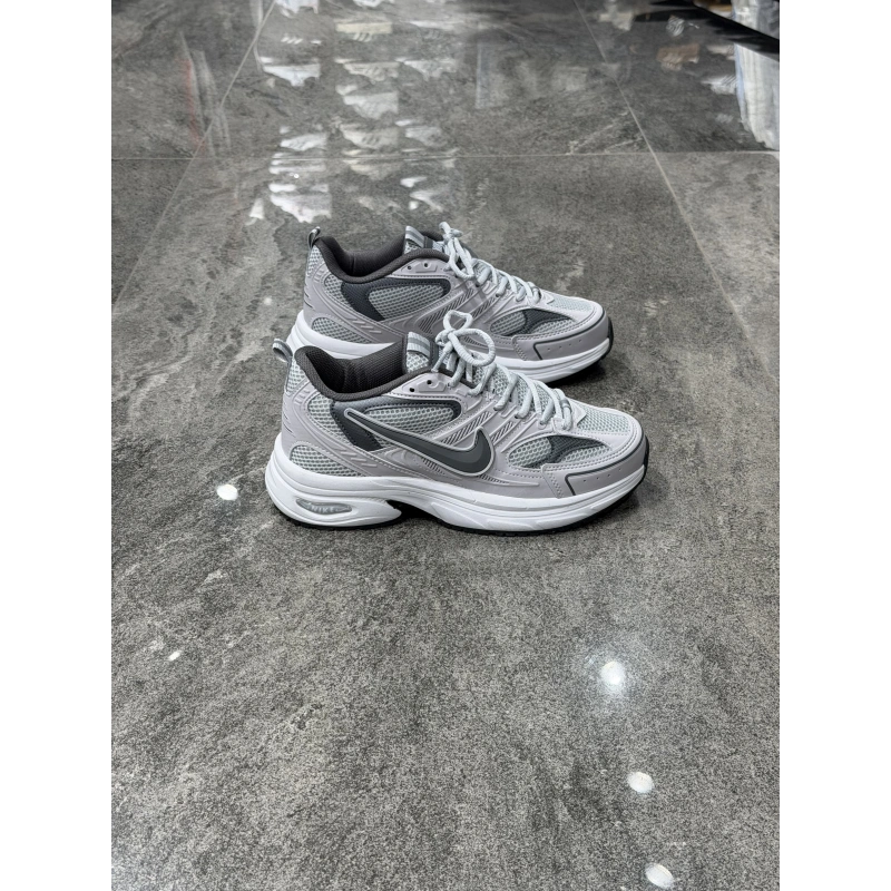 Nıke Lnitiator Metallic Silver Spor Ayakkabı