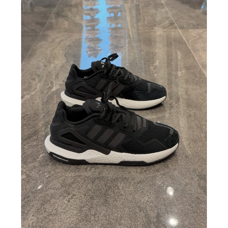 Adidas Day Jogger Siyah Tabanı Beyaz Spor Ayakkabı