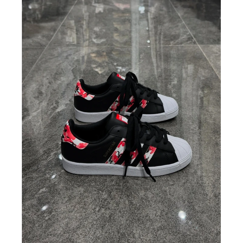 Adidas Süperstar Coreblack Pembe Kamuflaj Detaylı