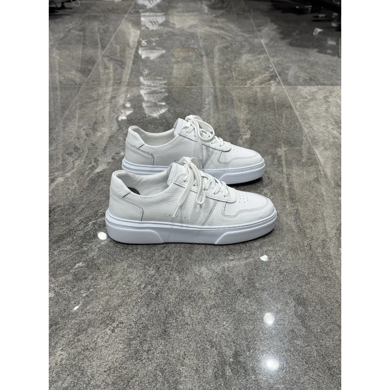 Deri Noktalı Beyaz Ayakkabı