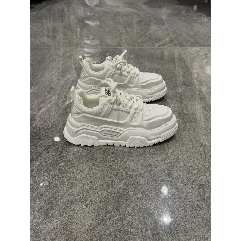 Marco Beyaz Deri Yüksek Taban Tasarımlı Spor Ayakkabı