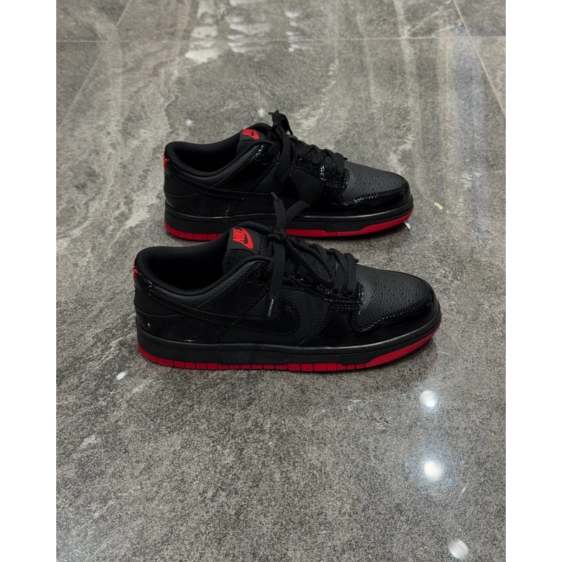 Nike SB Dunk Low Siyah Rugan Detaylı