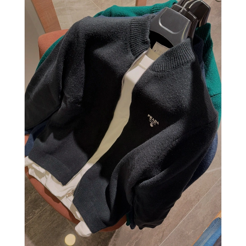 Prada Nakış Marka Logolu Siyah Yün Hırka