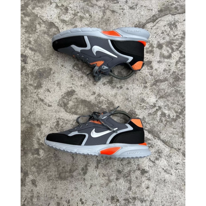 Nike Lifestyle Siyah Füme Oranj Detaylı