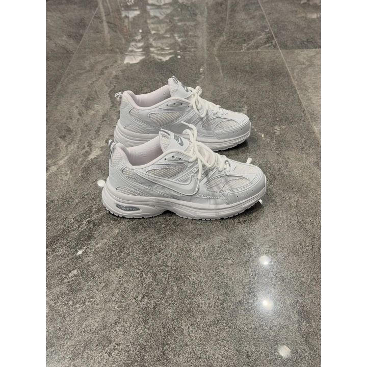 Nıke Lnitiator Beyaz Beyaz Detaylı Spor Ayakkabı