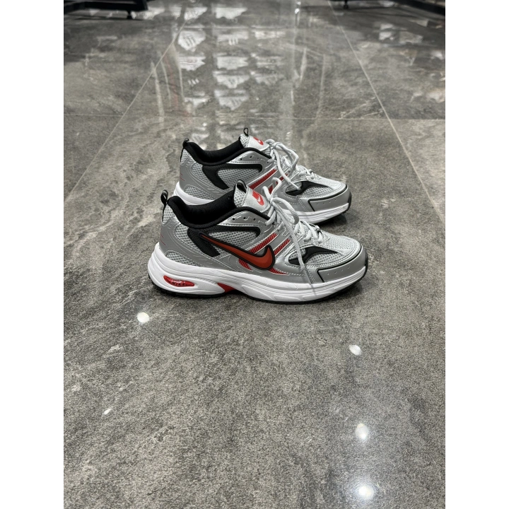 Nıke Lnitiator Gümüş Siyah Kırmızı Detaylı Spor Ayakkabı