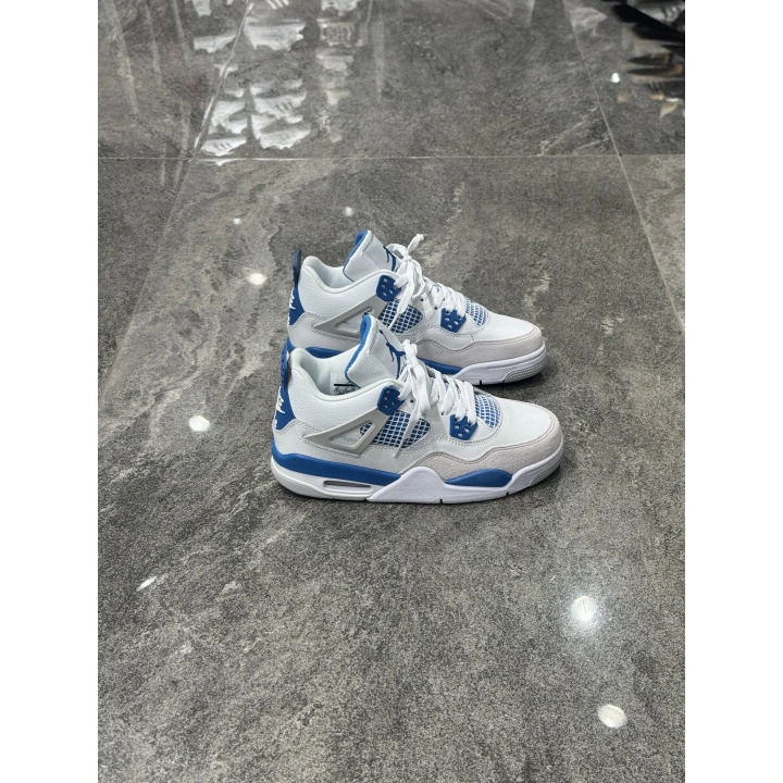 Air Jordan 4Military Blue Sneaker