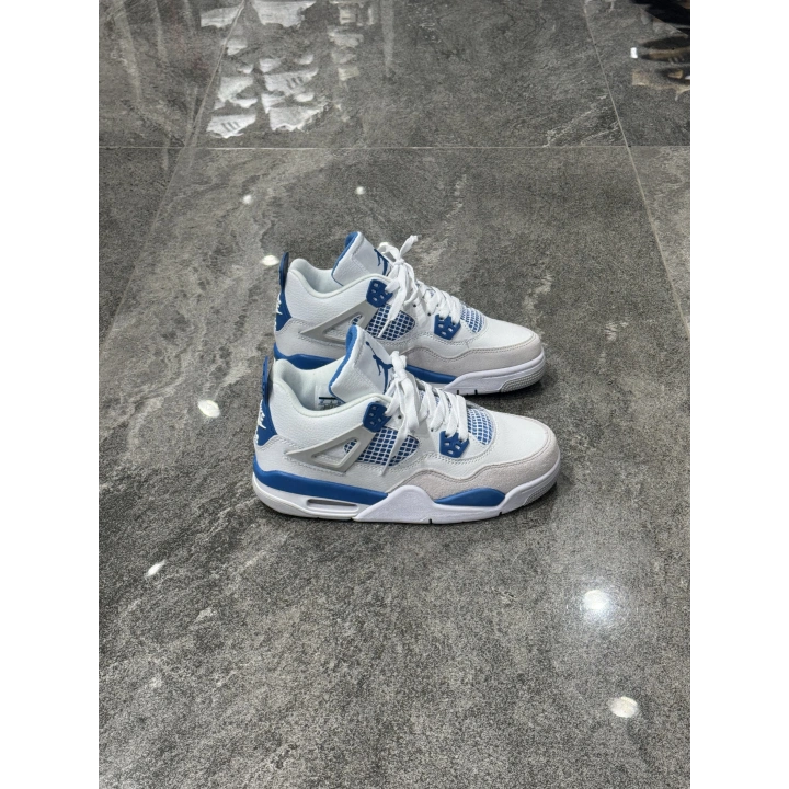 Air Jordan 4Military Blue Sneaker