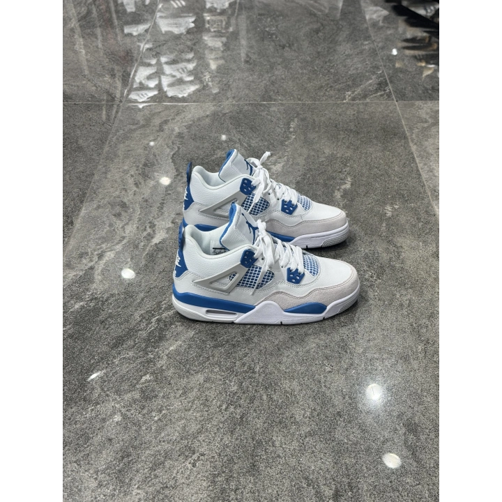 Air Jordan 4Military Blue Sneaker