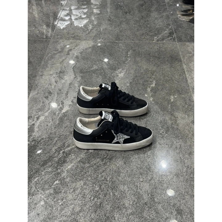 Golden Goose sstar Siyah Gümüş Yıldız Detaylı Spor Ayakkabı