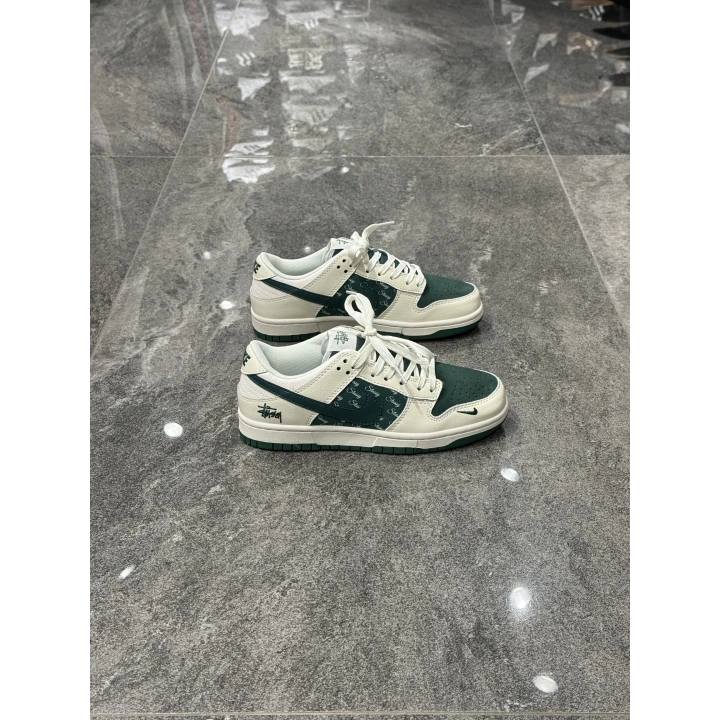 Nıke Dunk Low x Stüssy