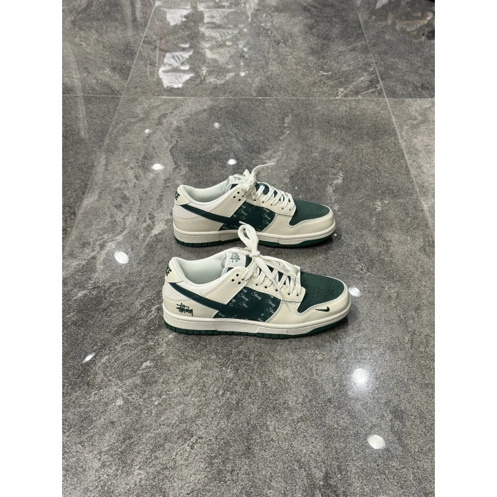Nıke Dunk Low x Stüssy