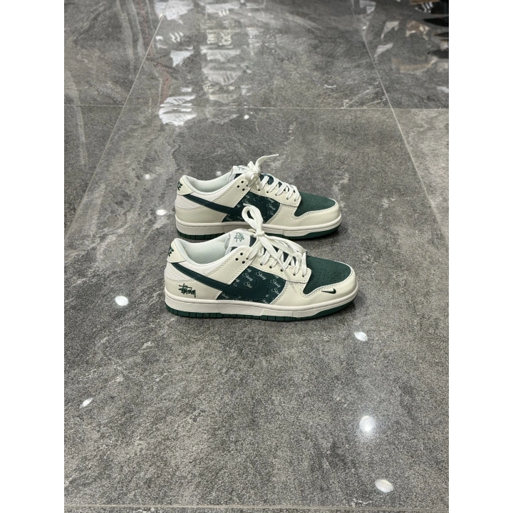 Nıke Dunk Low x Stüssy