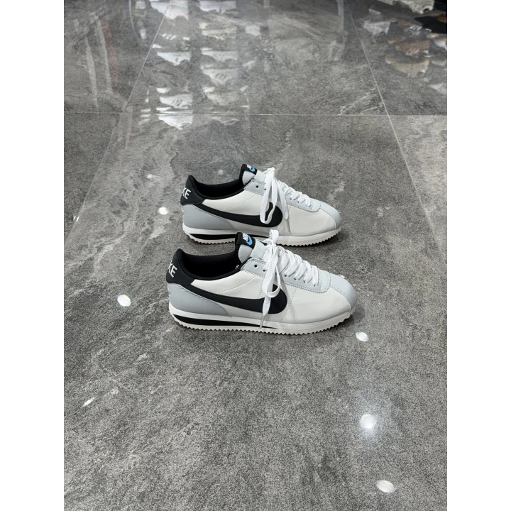 Nıke Cortez Beyaz Siyah Detaylı Spor Ayakkabı