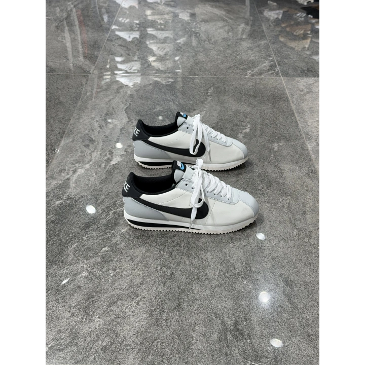 Nıke Cortez Beyaz Siyah Detaylı Spor Ayakkabı