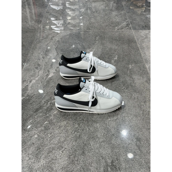 Nıke Cortez Beyaz Siyah Detaylı Spor Ayakkabı