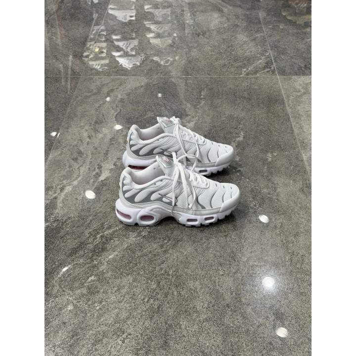 Nıke Air Plus Tn Beyaz Pembe Detaylı Spor Ayakkabı