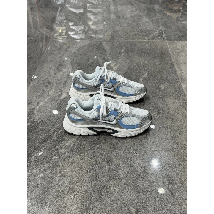 Nıke Vomero Gümüş Mavi Detaylı Spor Ayakkabı