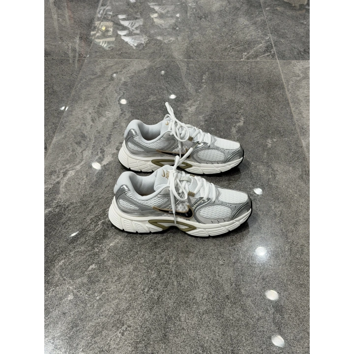 Nıke Zoom Vomero 5 Metallic Gold Spor Ayakkabı