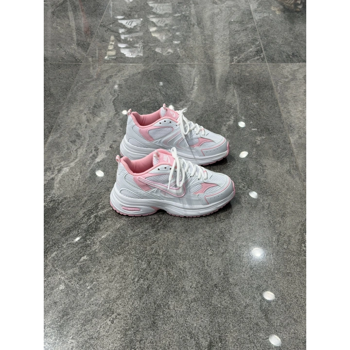 Nıke Lnitiator Beyaz Pembe Detaylı Spor Ayakkabı