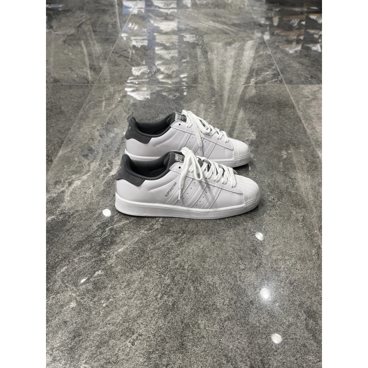 Adidas Süperstar Beyaz Koyu Gri Topuk Detaylı Spor Ayakkabı