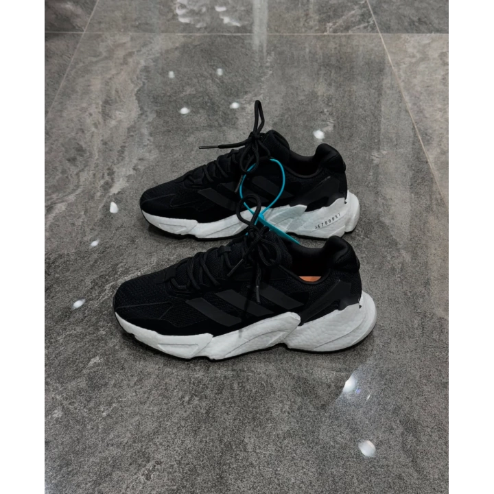 Adidas Jetboost Siyah Beyaz Detaylı