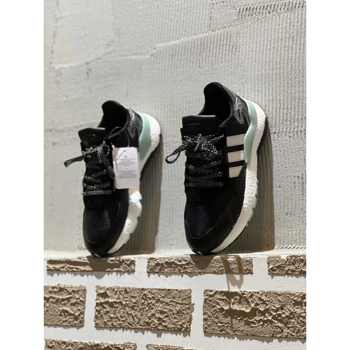 Adidas Jogger Siyah Turkuaz Renk Detaylı