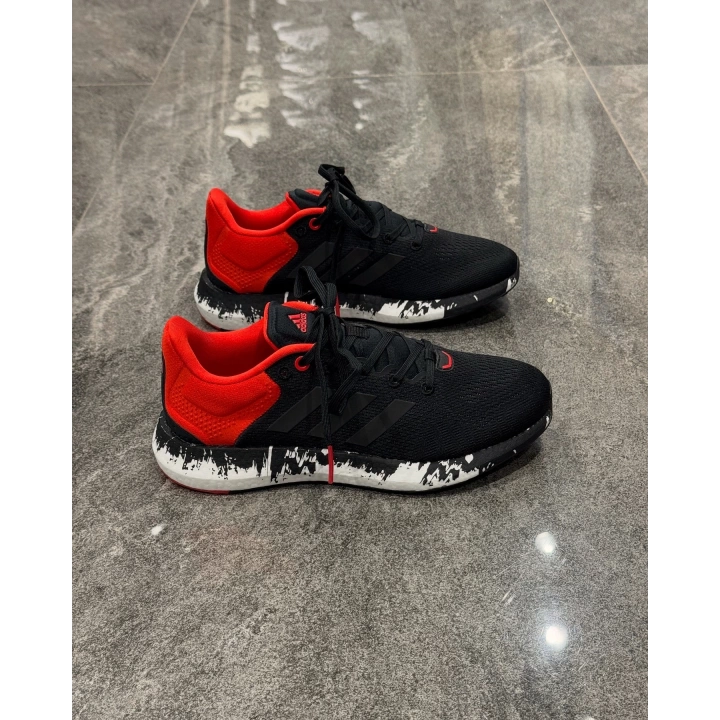 Adidas Pure Boost Marble Siyah Kırmızı Detaylı Spor Ayakkabı