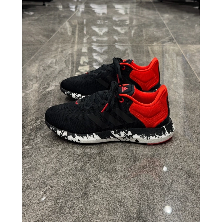 Adidas Pure Boost Marble Siyah Kırmızı Detaylı Spor Ayakkabı