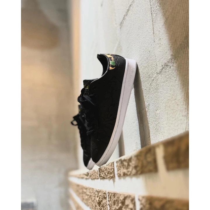 Adidas Stan Smith Siyah Beyaz Desen Detaylı