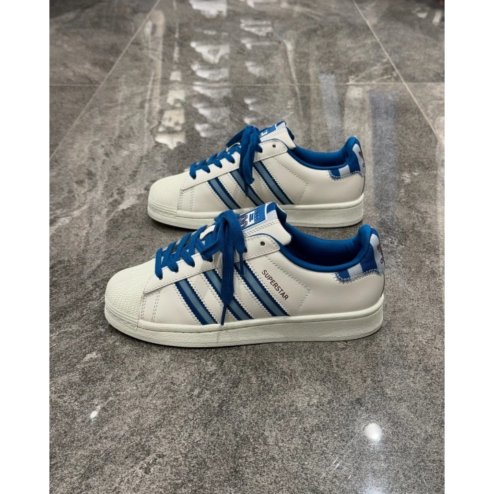 Adidas Süper Star Essence Detaylı Spor Ayakkabı