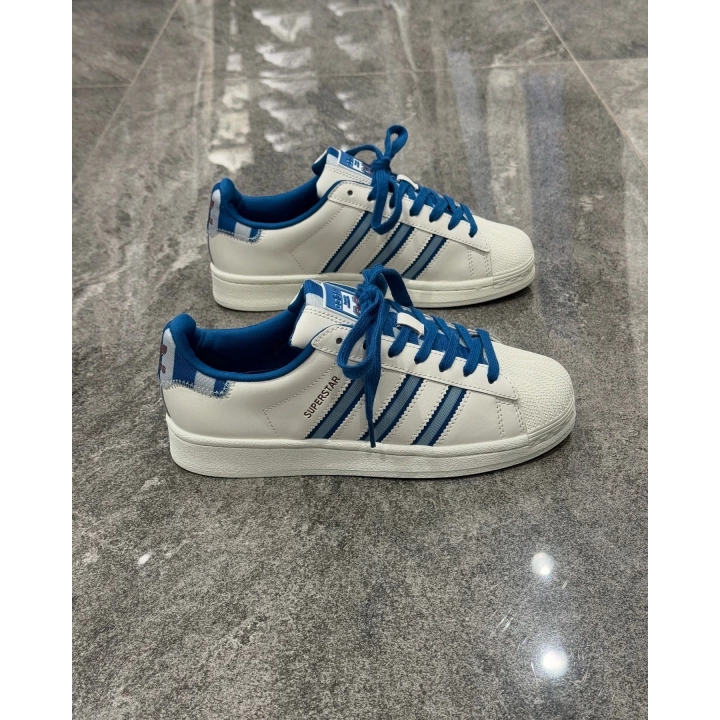 Adidas Süper Star Essence Detaylı Spor Ayakkabı