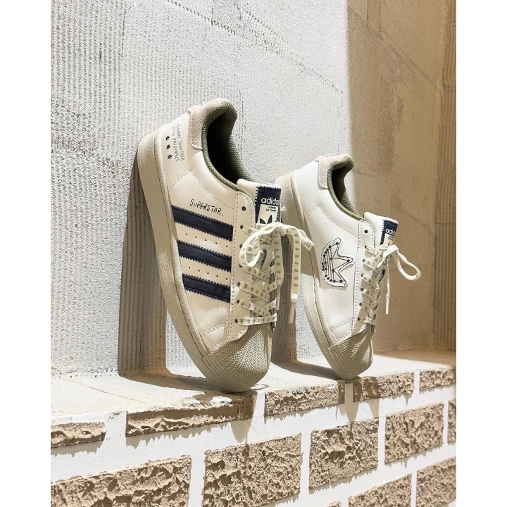 Adidas Süperstar Bej Laci Logo Detaylı