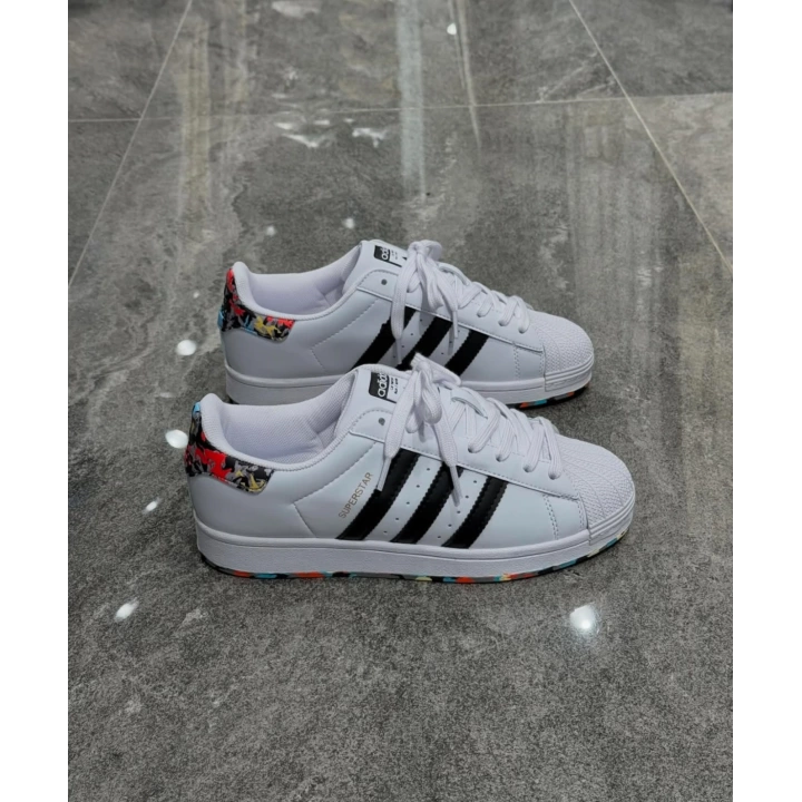 Adidas Süperstar Beyaz Siyah Taban Renk Detaylı Spor Ayakkabı