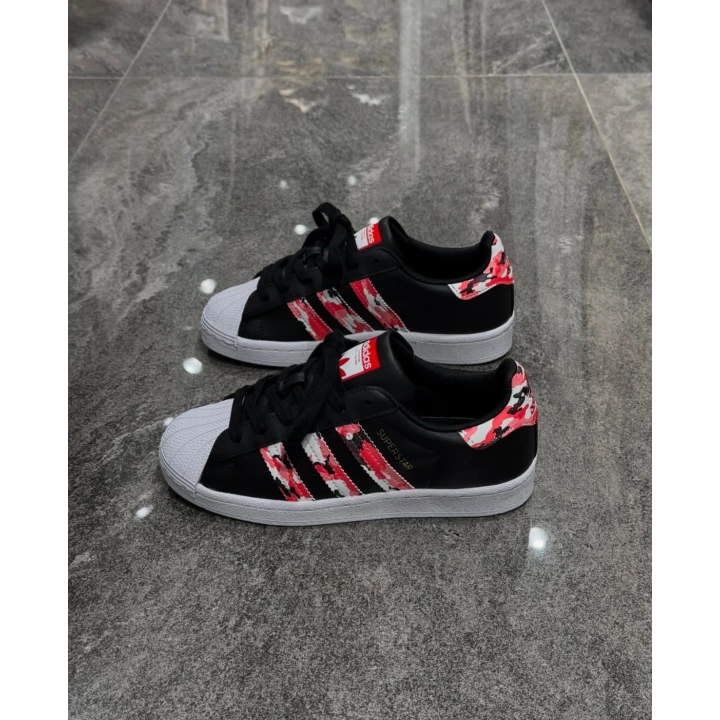 Adidas Süperstar Coreblack Pembe Kamuflaj Detaylı
