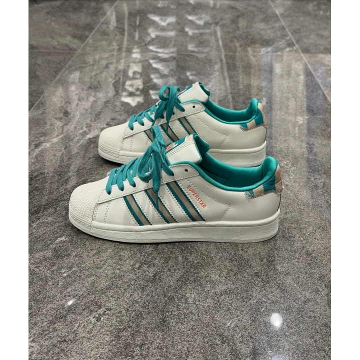 Adidas Süperstar Pride RM Detaylı Spor Ayakkabı