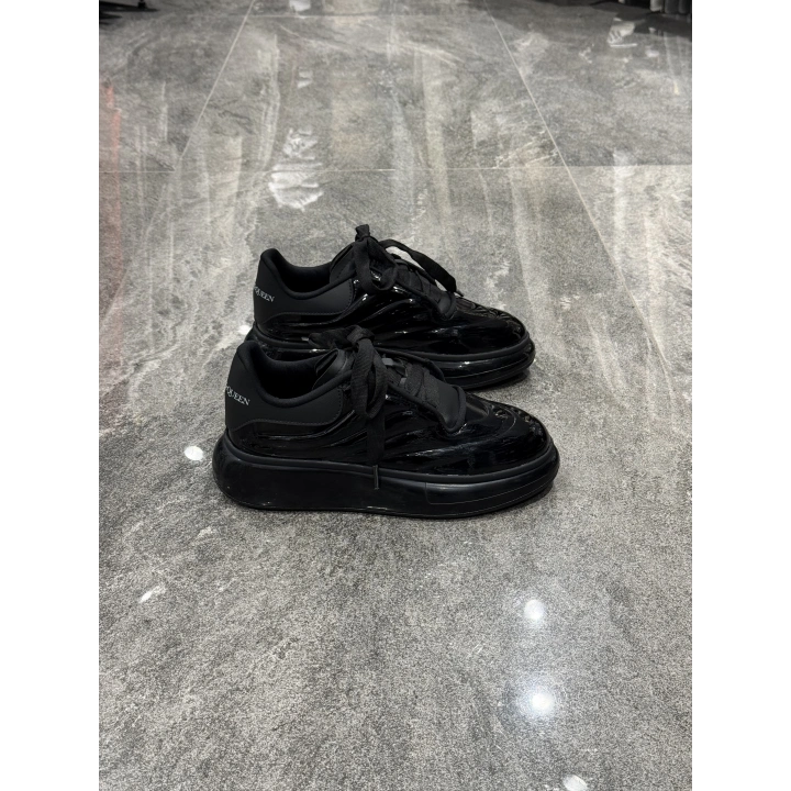 Alexander McQueen siyah Rugan Tasarımlı Ayakkabı