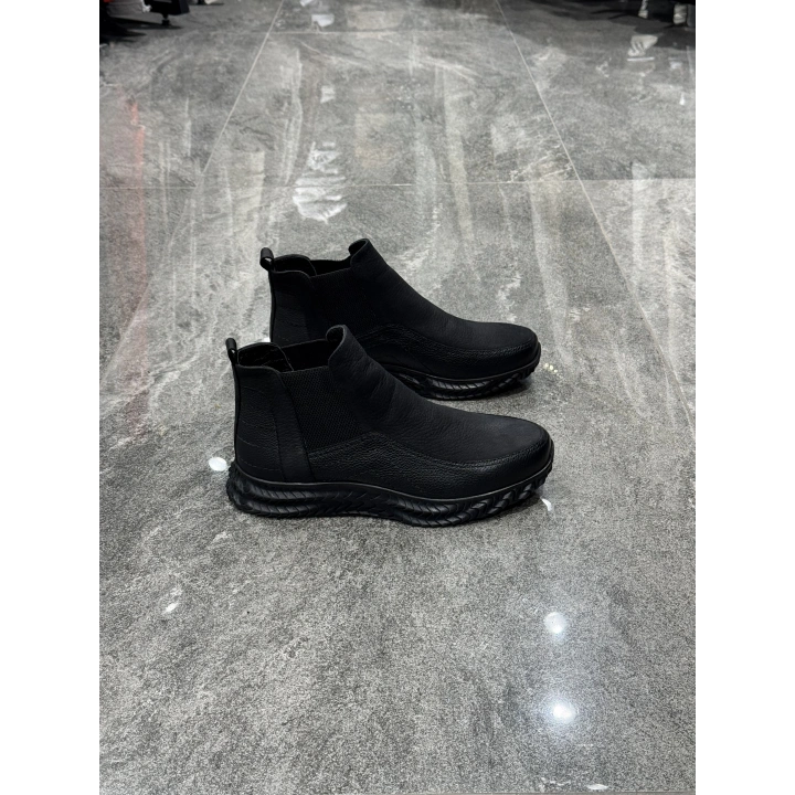 Chelsea Siyah Deri Süet Detaylı Desen Tabanlı Bot