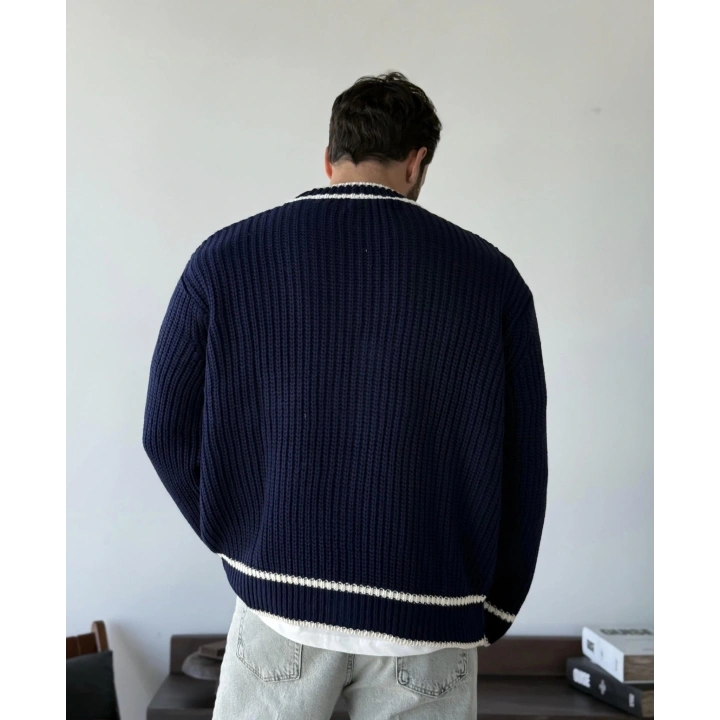 Gold Düğmeli Lacivert Hırka