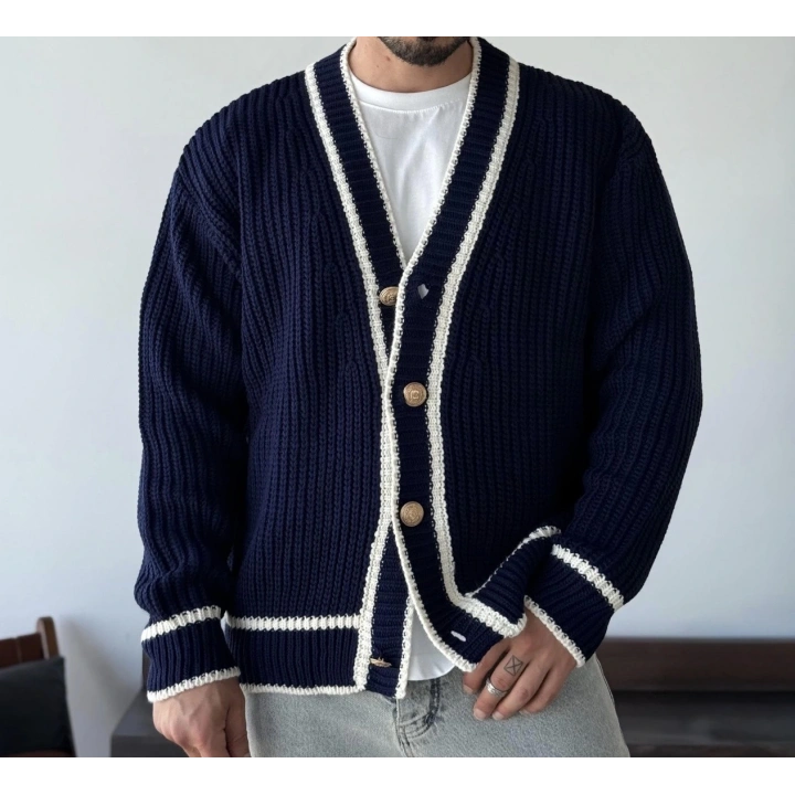 Gold Düğmeli Lacivert Hırka